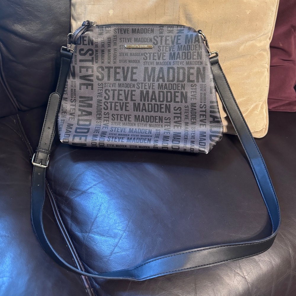 Steve Madden Gray Logo Bag